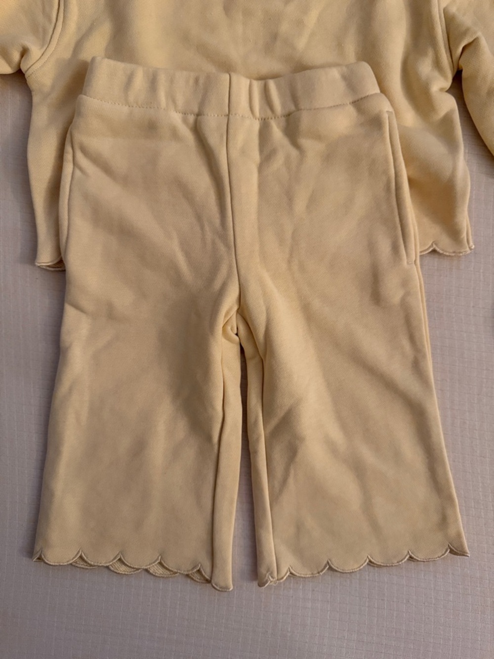 Pale Yellow Scalloped Kids Matching Set - Picture 3 of 3